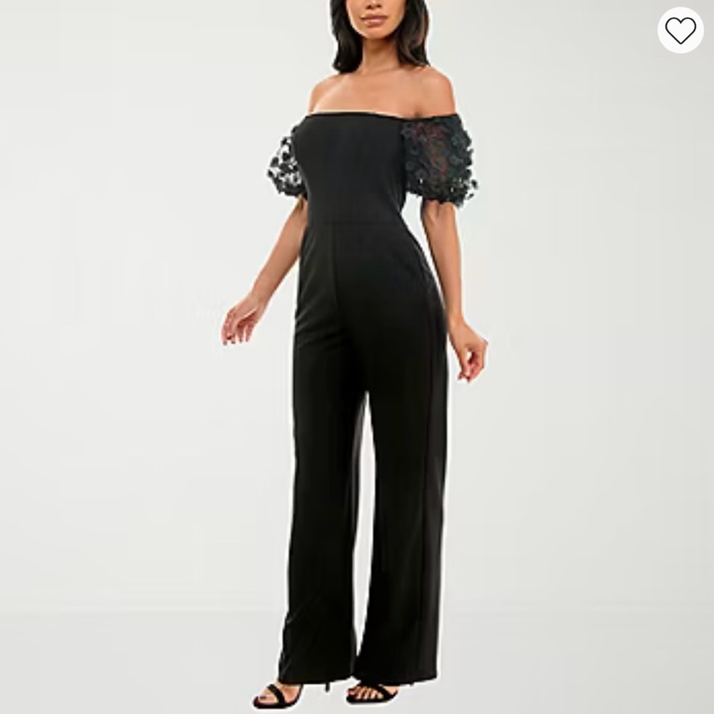 Brand 🆕 Never worn Elegant Black Off-Shoulder (or on the shoulder) Jumpsuit 🖤